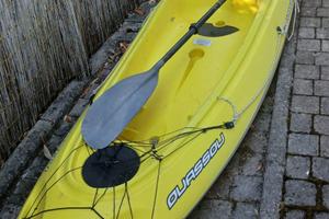 Canoa  Ouassou rigida monoposto con pagaia doppia
