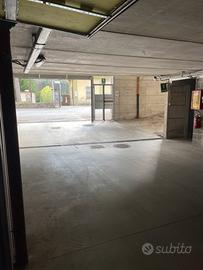 Garage 18 mq. piano terra Piazza Brembana