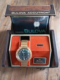 Bulova Accutron Astronaut GMT oro 18k