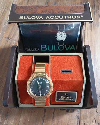 Bulova Accutron Astronaut GMT oro 18k