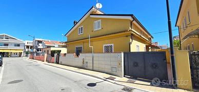 PORZIONE DI VILLETTA BIFAMILIARE