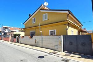 PORZIONE DI VILLETTA BIFAMILIARE