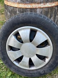 Cerchi con borchie 195/65 R15