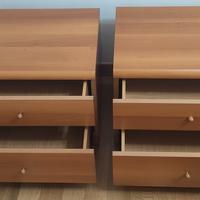 Coppia di comodini in Noce