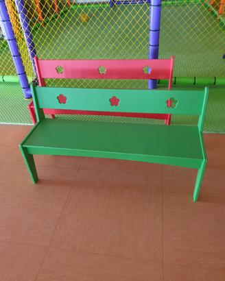 panchina in legno per bambini
