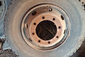 4 Cerchi in acciaio 19.5" a 8 fori per autocarro