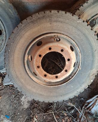4 Cerchi in acciaio 19.5" a 8 fori per autocarro
