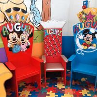 Troni in Legno Personalizzabili per Angolo Foto