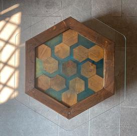 Tavolo esagonale in resina e legno