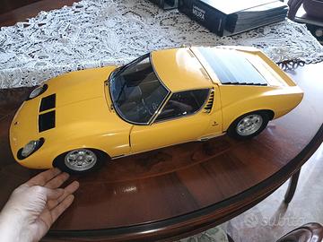Modellino Lamborghini Miura 1/8