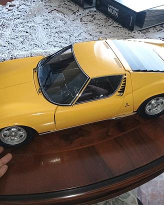 Modellino Lamborghini Miura 1/8