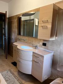 Bagno usato con piccola lesione 