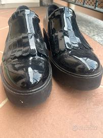 Scarpe in vernice donna