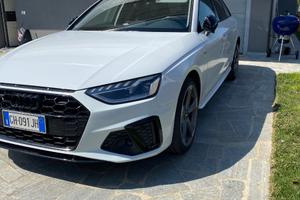 AUDI A4 5ª serie - 2021
