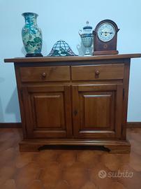 Credenza bugnata
