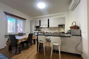 4 LOCALI A BANCHETTE