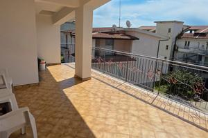 Appartamento al secondo piano a Condofuri Marina