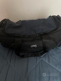 borsone VENUM e guantoni + fascie