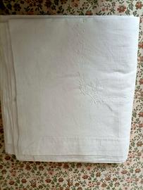 lenzuolo matrimoniale ricamato 