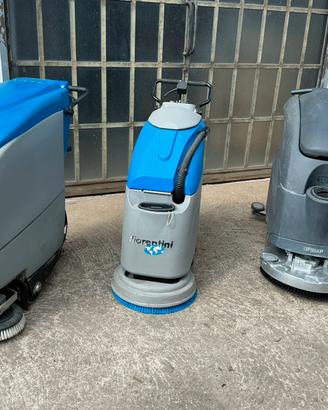 Lavasciuga Pavimenti a Batterie disponibili