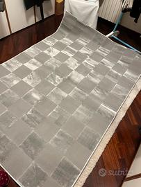 Tappeto grigio