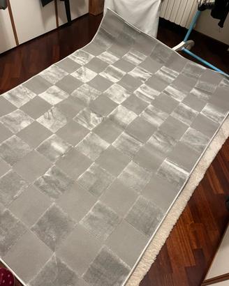 Tappeto grigio