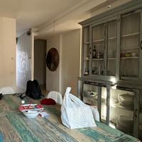 Tavolo in legno massello + vetrina coordinata