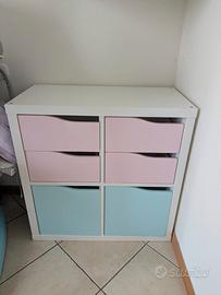 Kallax scaffale Ikea con 4 cassetti e 2 antine