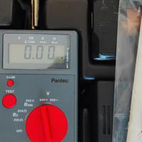 Tester di resistenza d'isolamento / Megger MIT 904