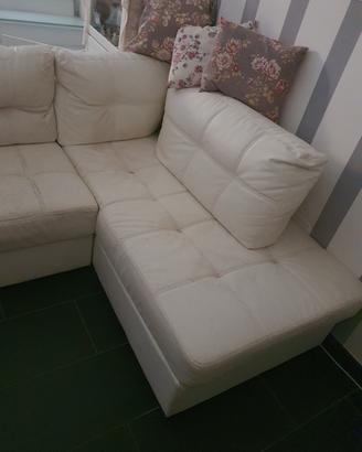 Divano letto con contenitore in ecopelle bianco