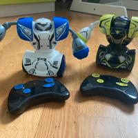2 Robot pugili telecomandati blu e verde