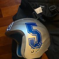 in blocco casco e pantalone da sci bambino