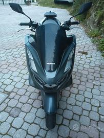Honda PCX 125 incidentato
