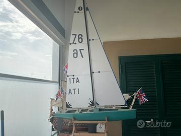 Barca a vela radiocomandata.