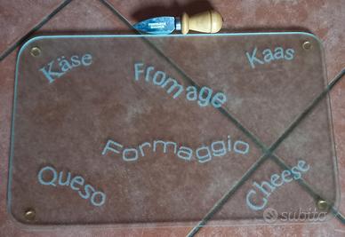 Tagliere in vetro con coltellino per parmigiano 