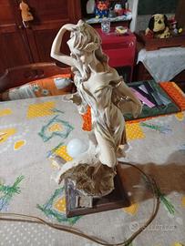 LAMPADA STATUA DONNA GIARDINI DI MARZO