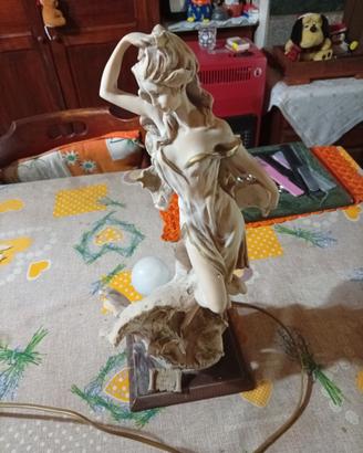 LAMPADA STATUA DONNA GIARDINI DI MARZO