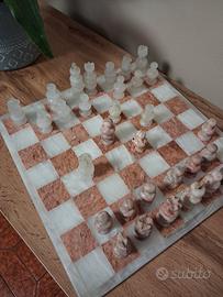 scacchiera in pietra pomice 30€