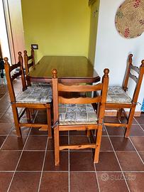 Tavolo e 6 sedie in legno massello