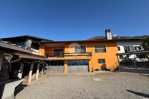 CASA SEMINDIPENDENTE A CUORGNÈ