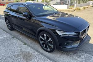 Volvo v60 cross country B4 awd