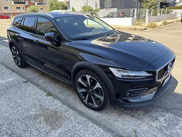 Volvo v60 cross country B4 awd