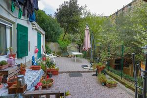 QUADRIFAMILIARE A GENOVA