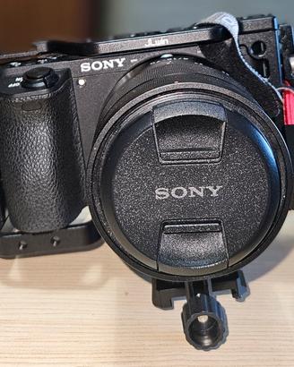 sony alpha 6500 con obiettivo e accessori 