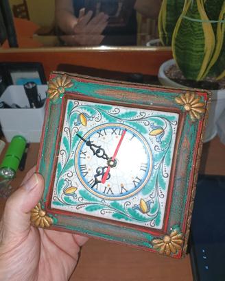 Orologio da parete in terracotta 