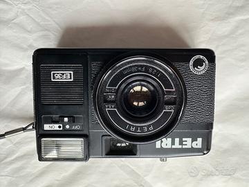 Macchina fotografica Petri anni '80