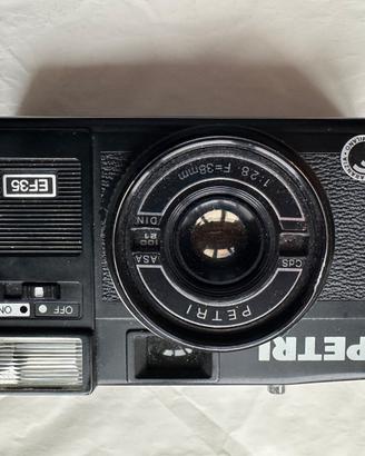 Macchina fotografica Petri anni '80