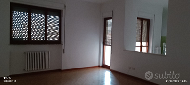 Appartamento Luminoso Ristrutturato Ascensore con