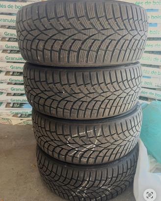 Gomme  invernali toyo 205/40 r18