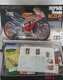 Tamiya Honda RC213V più extra